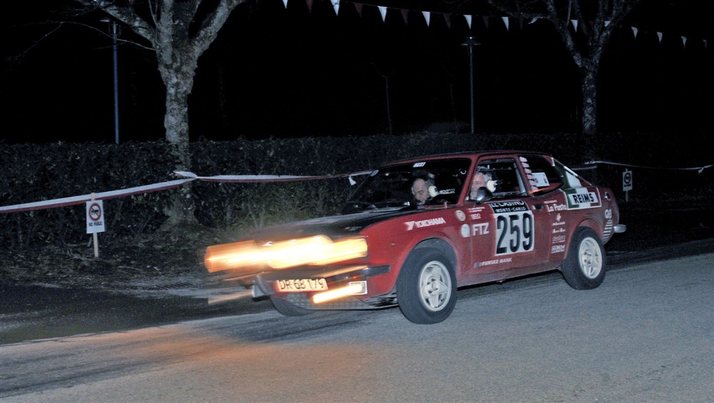Arne Pagh måtte have hele blusset tændt da det blev det uden pærer
(Foto: Viggo Johansen/Rallypics.dk)